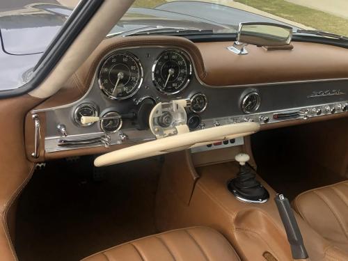 300SL Gullwing Style Mercedes-Benz SLK320